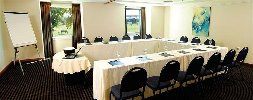 Hotel Aeroparque Inn & Suites Buenos Aires Üzleti fotó