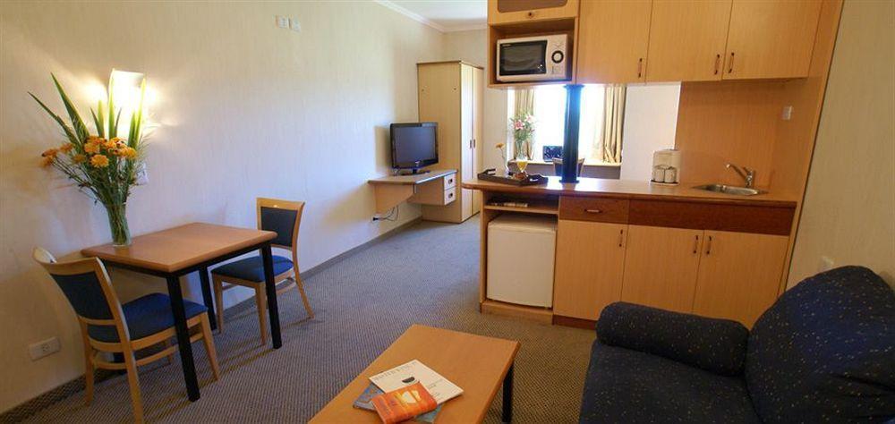 Hotel Aeroparque Inn & Suites Buenos Aires Kültér fotó