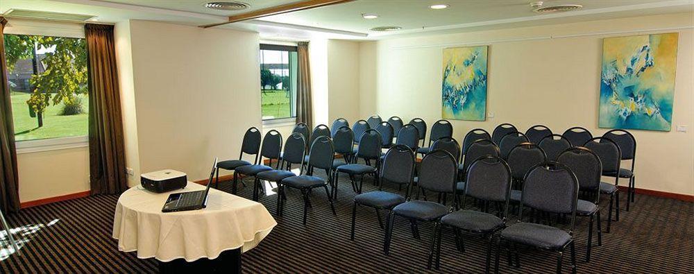 Hotel Aeroparque Inn & Suites Buenos Aires Üzleti fotó