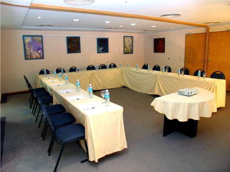 Hotel Aeroparque Inn & Suites Buenos Aires Üzleti fotó