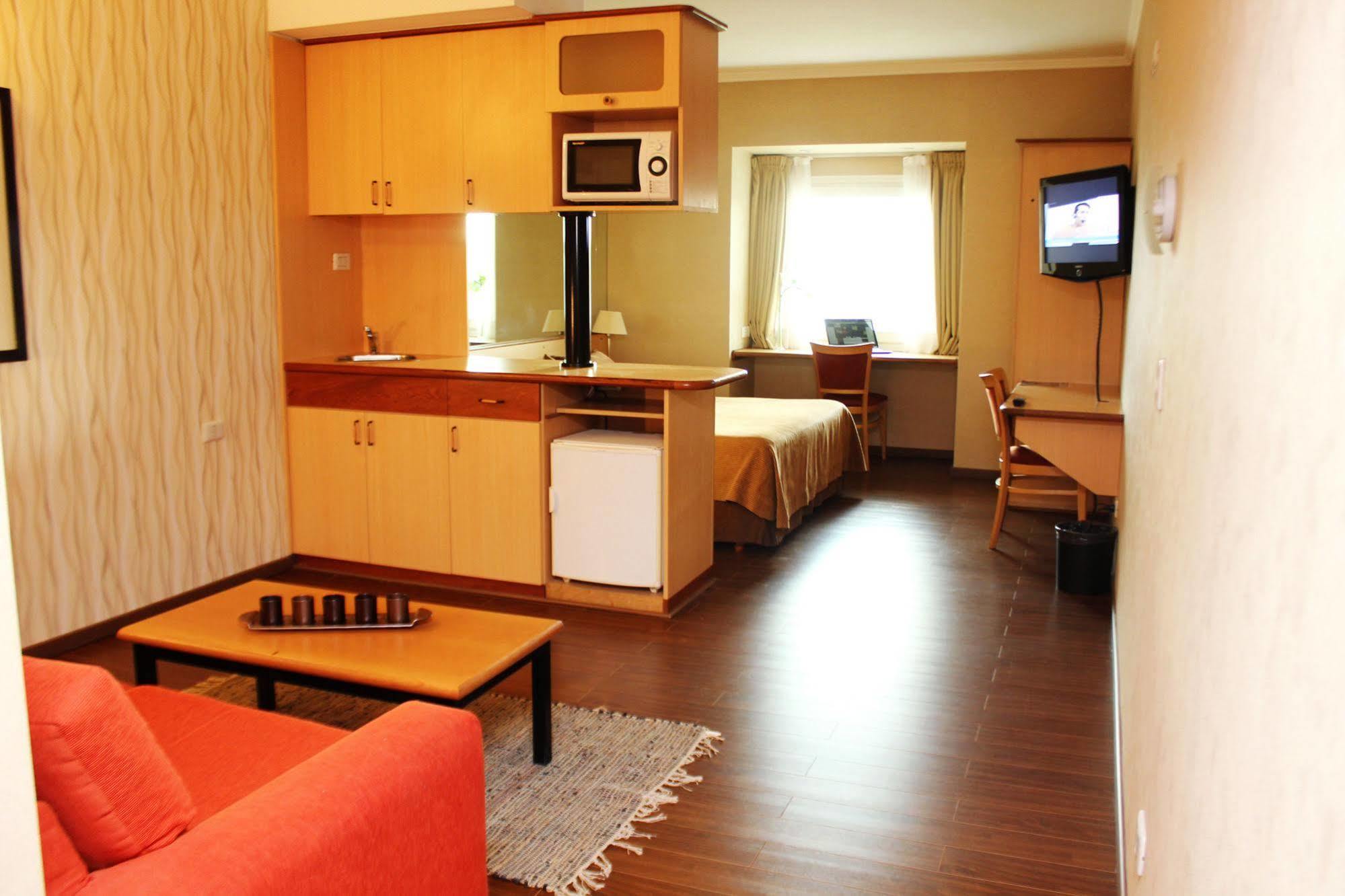 Hotel Aeroparque Inn & Suites Buenos Aires Kültér fotó