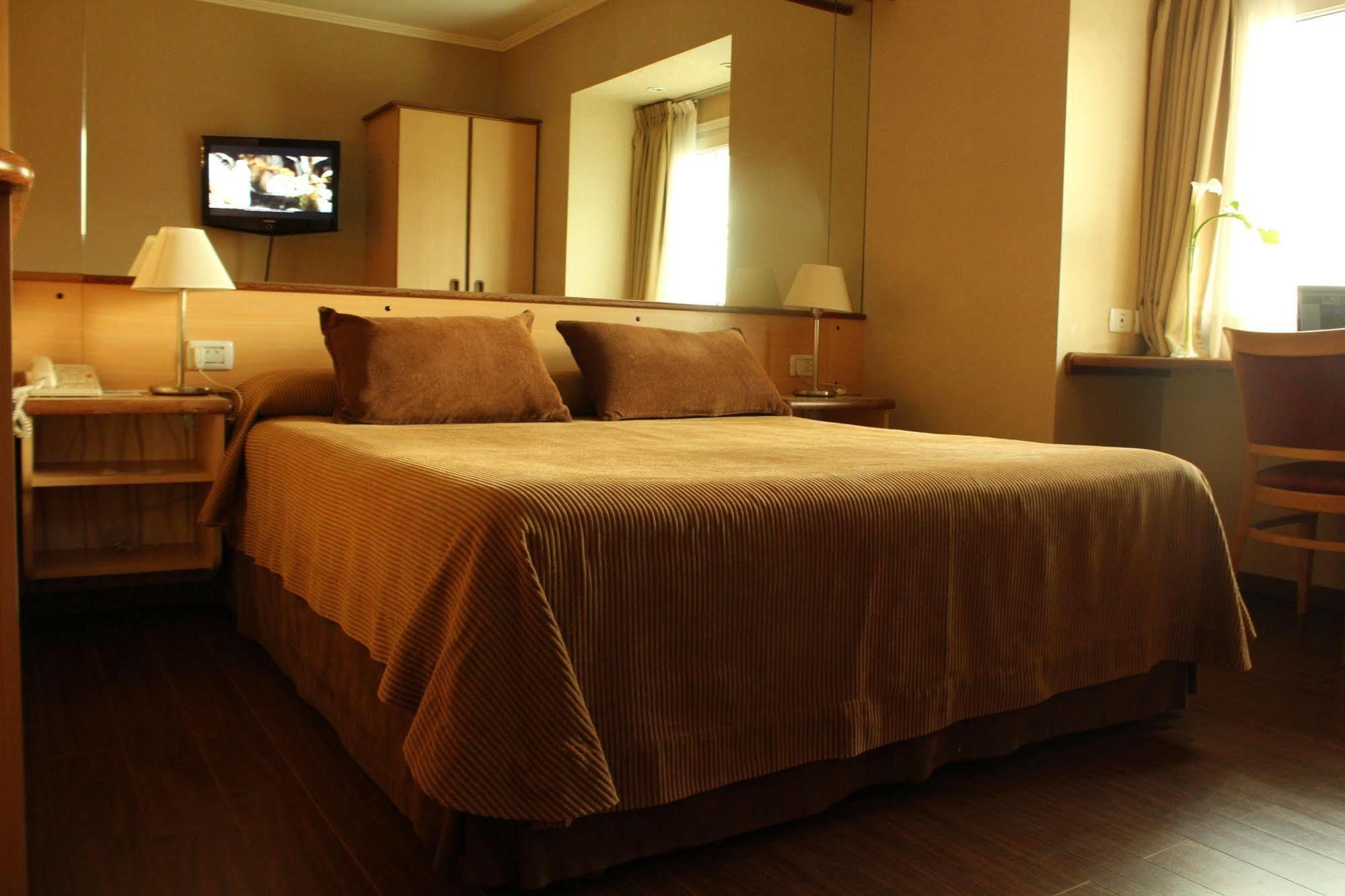 Hotel Aeroparque Inn & Suites Buenos Aires Kültér fotó