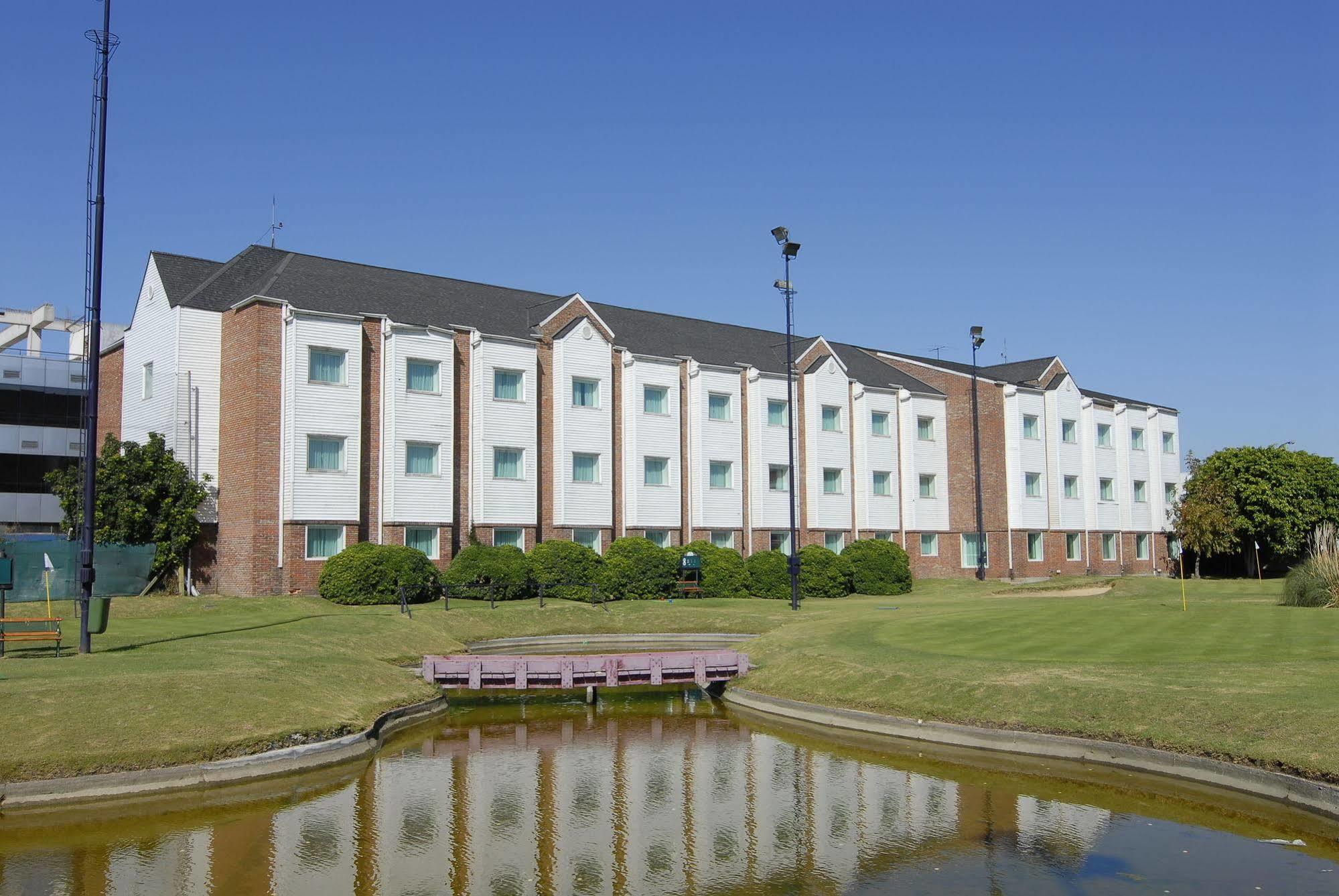 Hotel Aeroparque Inn & Suites Buenos Aires Kültér fotó