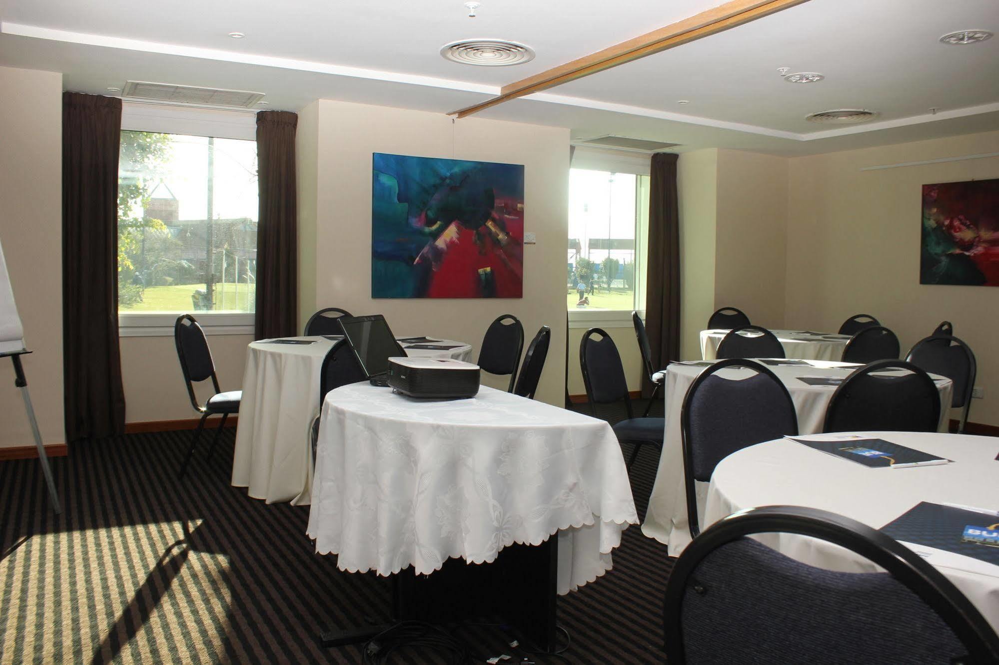 Hotel Aeroparque Inn & Suites Buenos Aires Kültér fotó