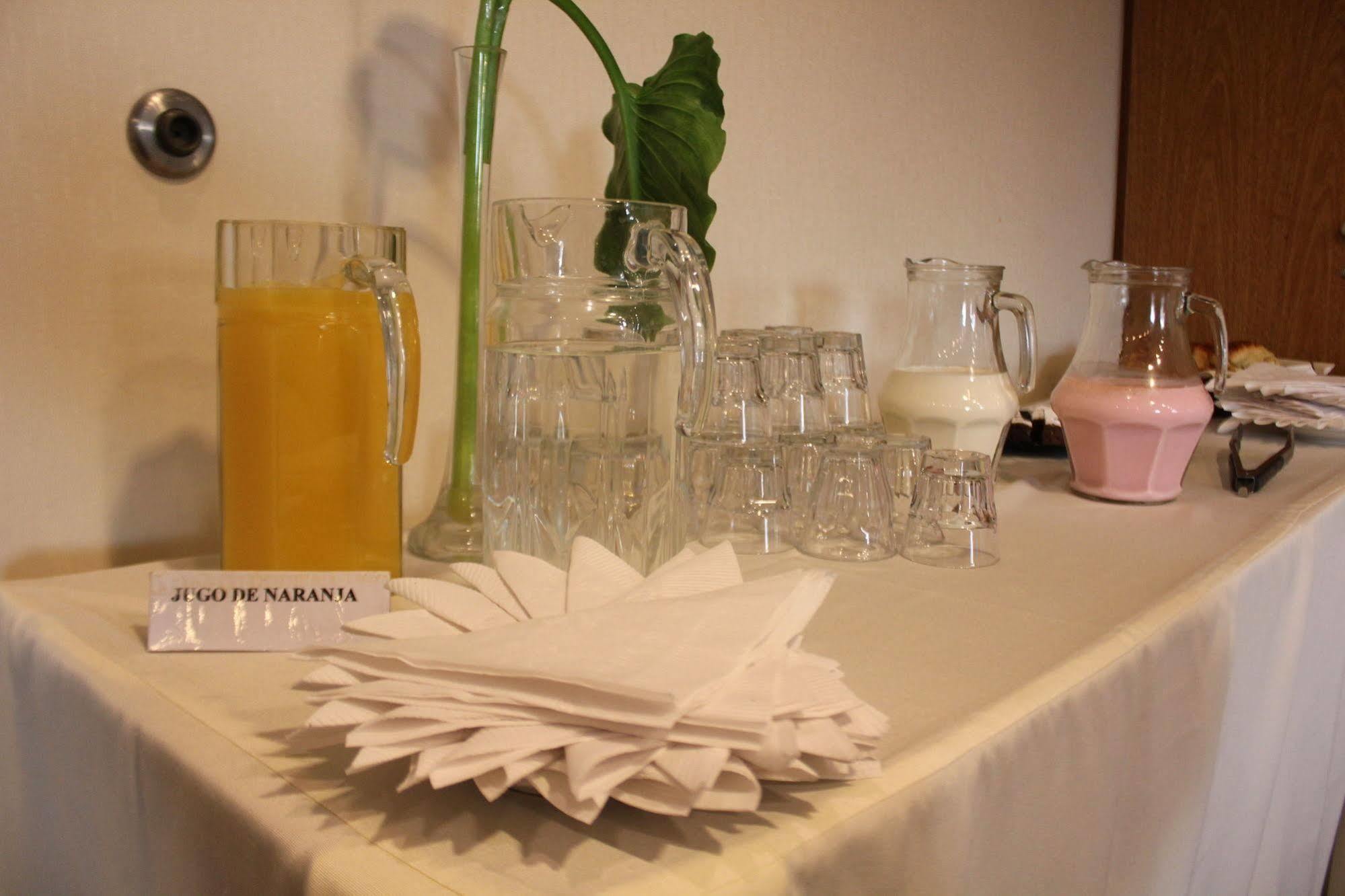 Hotel Aeroparque Inn & Suites Buenos Aires Kültér fotó