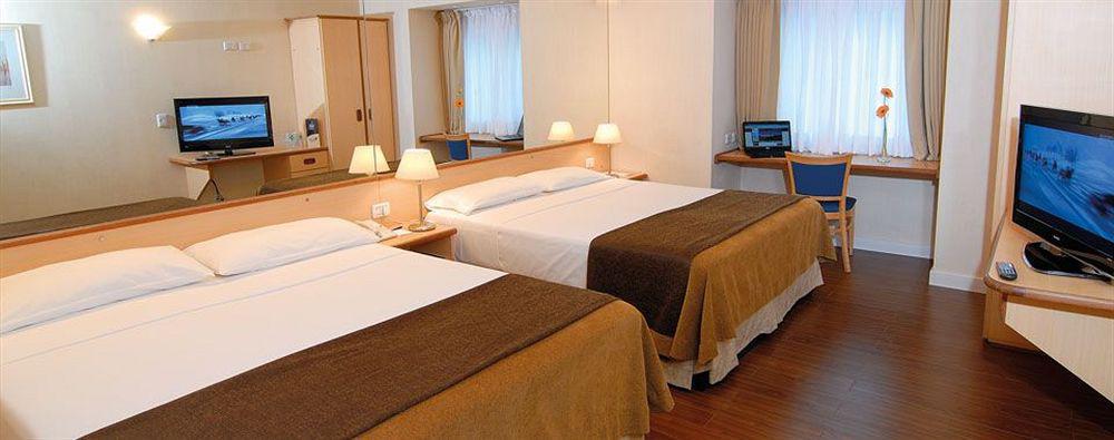 Hotel Aeroparque Inn & Suites Buenos Aires Kültér fotó