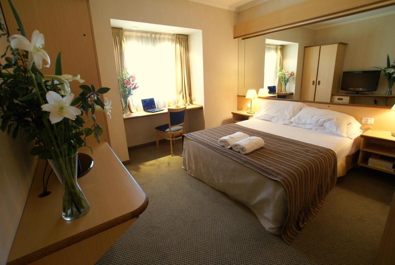 Hotel Aeroparque Inn & Suites Buenos Aires Kültér fotó