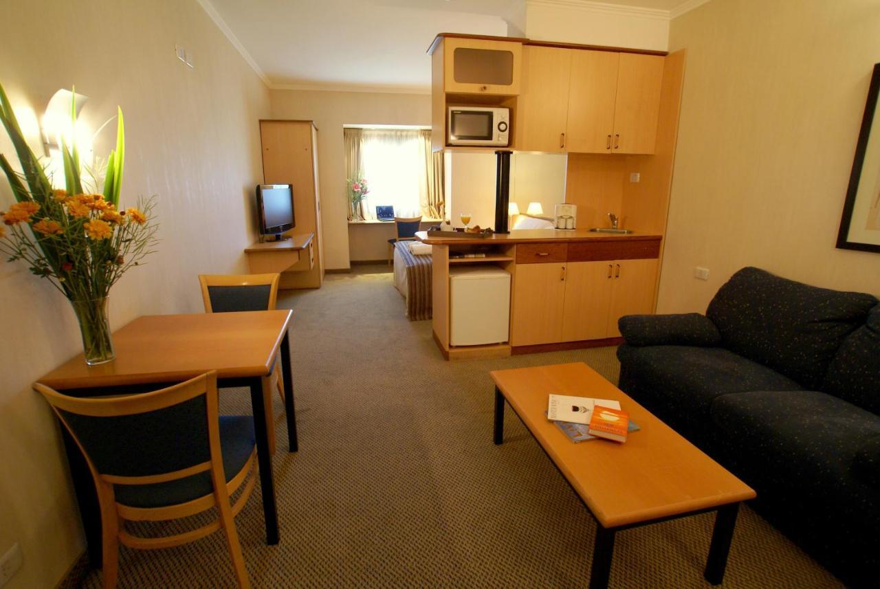 Hotel Aeroparque Inn & Suites Buenos Aires Kültér fotó